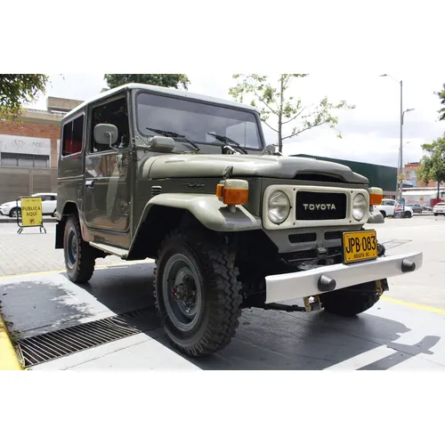 Toyota Land Cruiser FJ-40 1980 Verde Bogotá