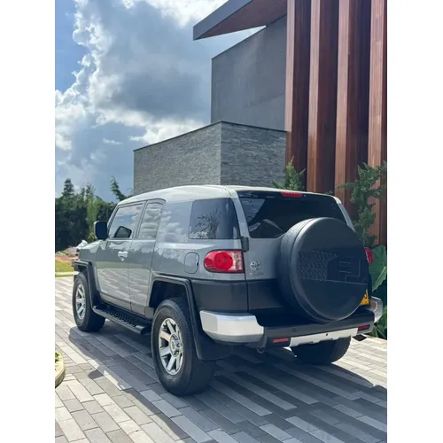 Toyota Fj Cruiser 2022 Gris Retiro