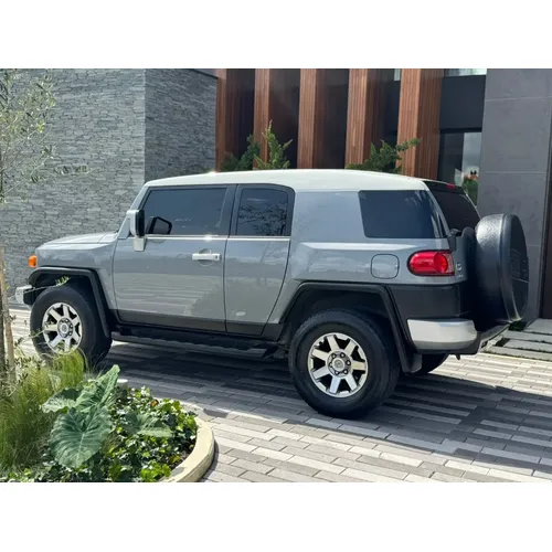 Toyota Fj Cruiser 2022 Gris Retiro