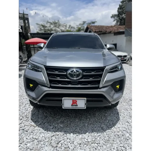 Toyota Fortuner 2024 Plateado Medellín