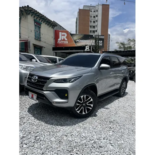 Toyota Fortuner 2024 Plateado Medellín