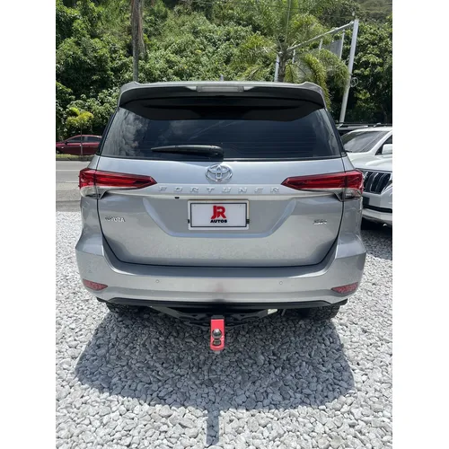 Toyota Fortuner 2024 Plateado Medellín
