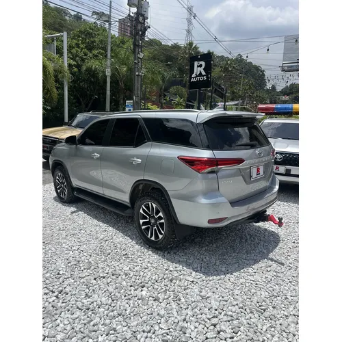 Toyota Fortuner 2024 Plateado Medellín