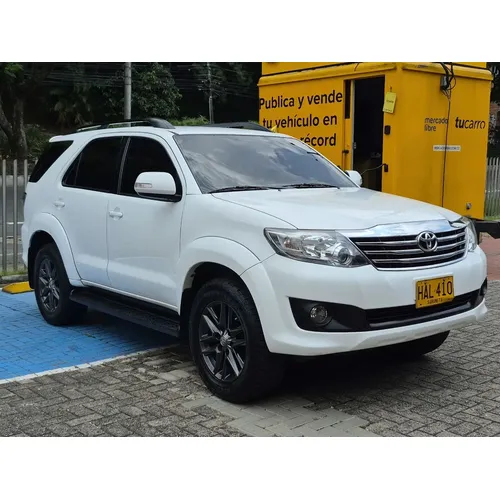 Toyota Fortuner SR5 2014 Blanco Medellín