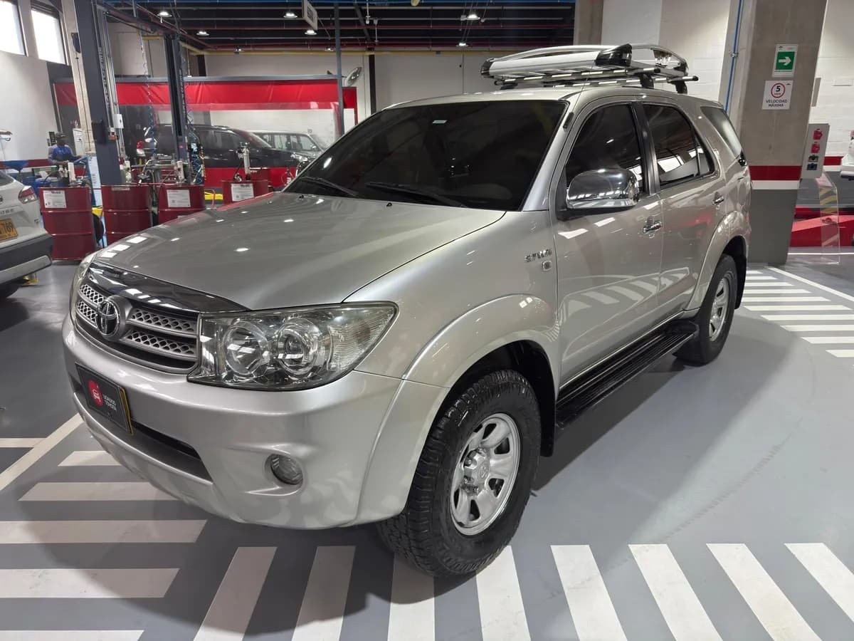 Toyota Fortuner 2.7l 4x4 Modelo 2010 Plateado