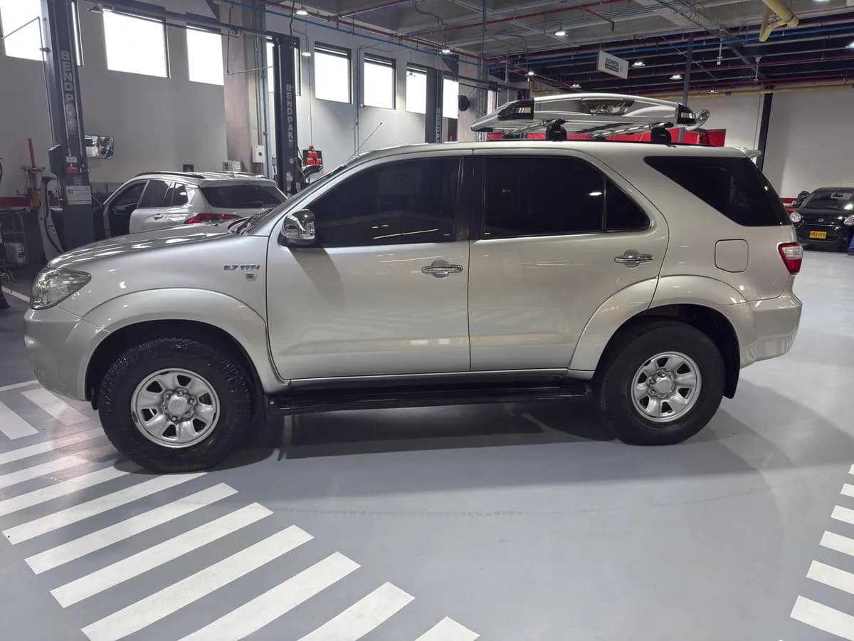 Toyota Fortuner 2.7l 4x4 Modelo 2010 Plateado