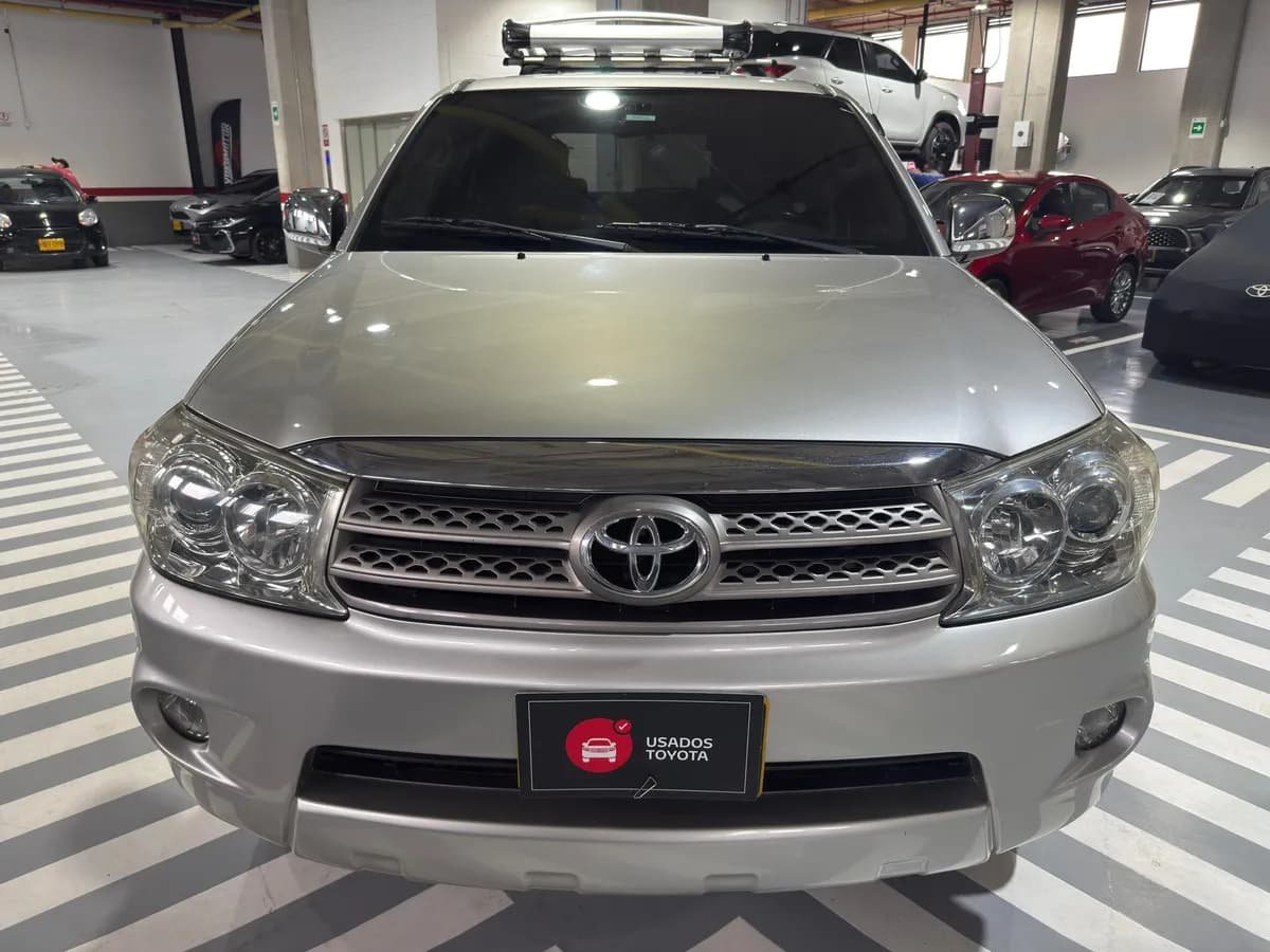 Toyota Fortuner 2.7l 4x4 Modelo 2010 Plateado