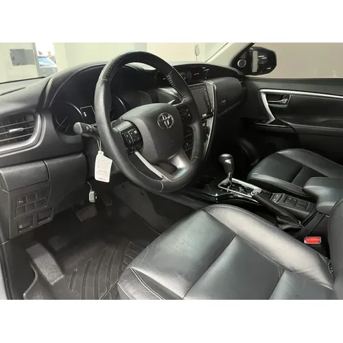 Toyota Fortuner 2022 Plateado Medellín