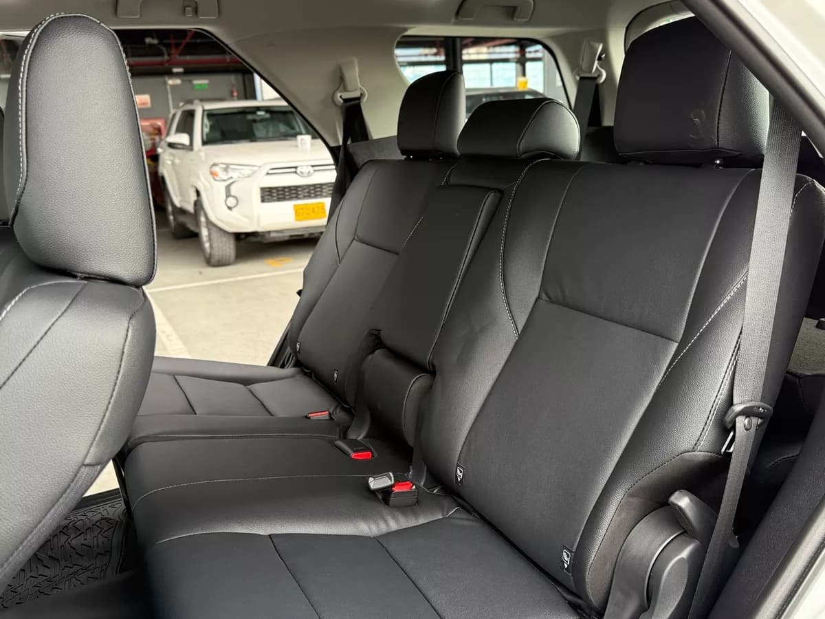 Toyota Fortuner 2.8 Diesel Sr 4X2 At 2025 Plateado