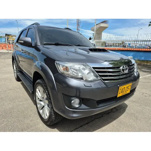 Toyota Fortuner 2015 Plateado Bogotá