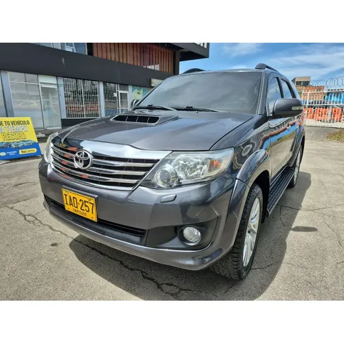 Toyota Fortuner 2015 Plateado Bogotá