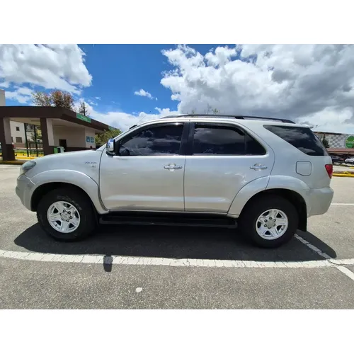 Toyota Fortuner SR5 2009 Plateado Bogotá