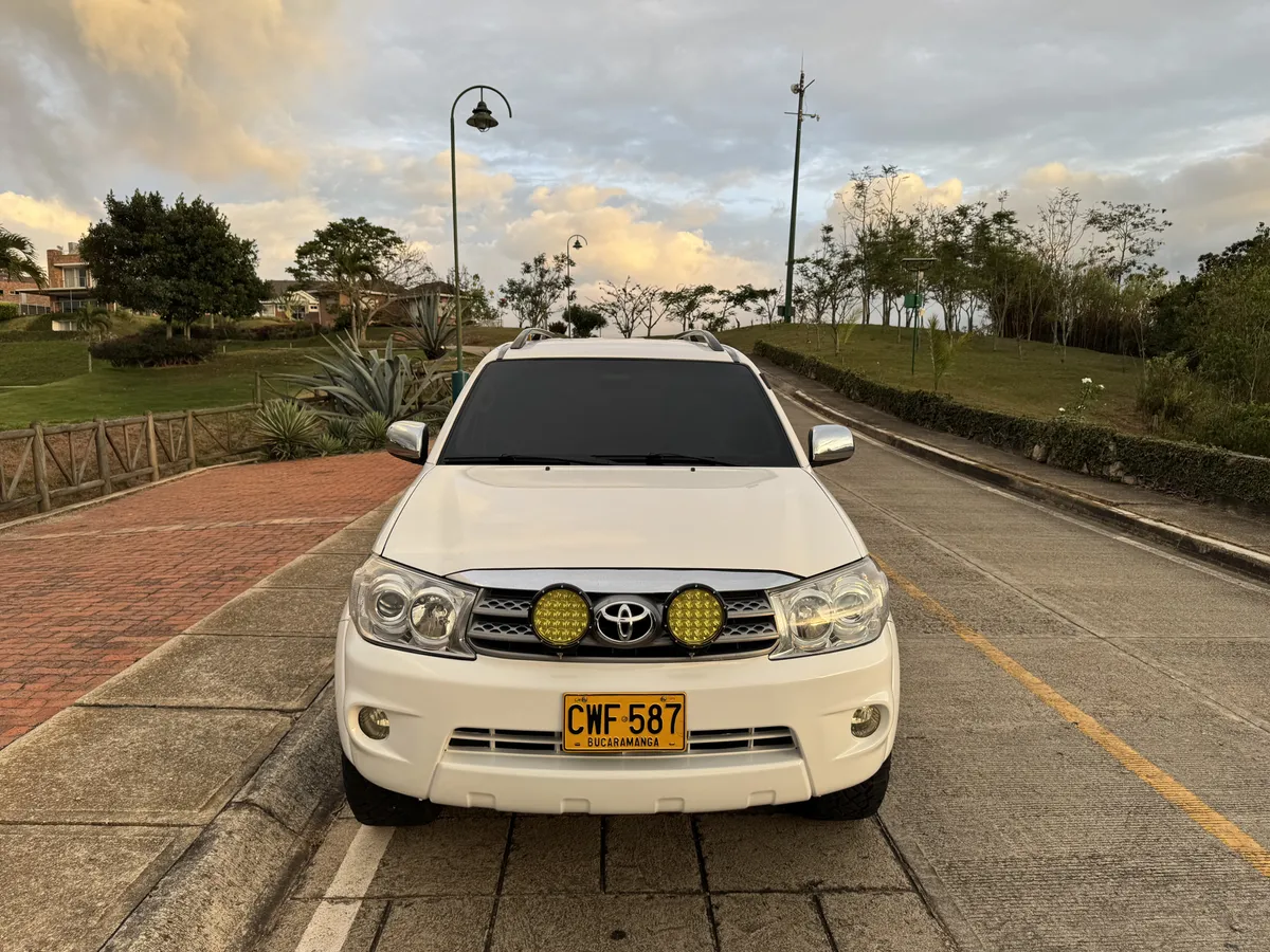 Toyota Fortuner 2009 Blanco Floridablanca