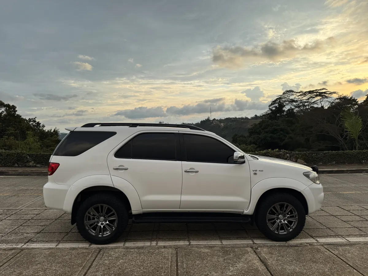 Toyota Fortuner 2009 Blanco Floridablanca
