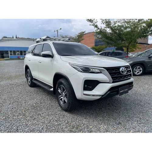 Toyota Fortuner SR 2021 Blanco Medellín