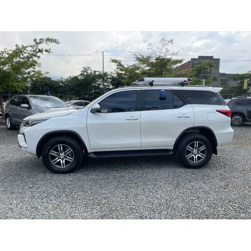 Toyota Fortuner SR 2021 Blanco Medellín