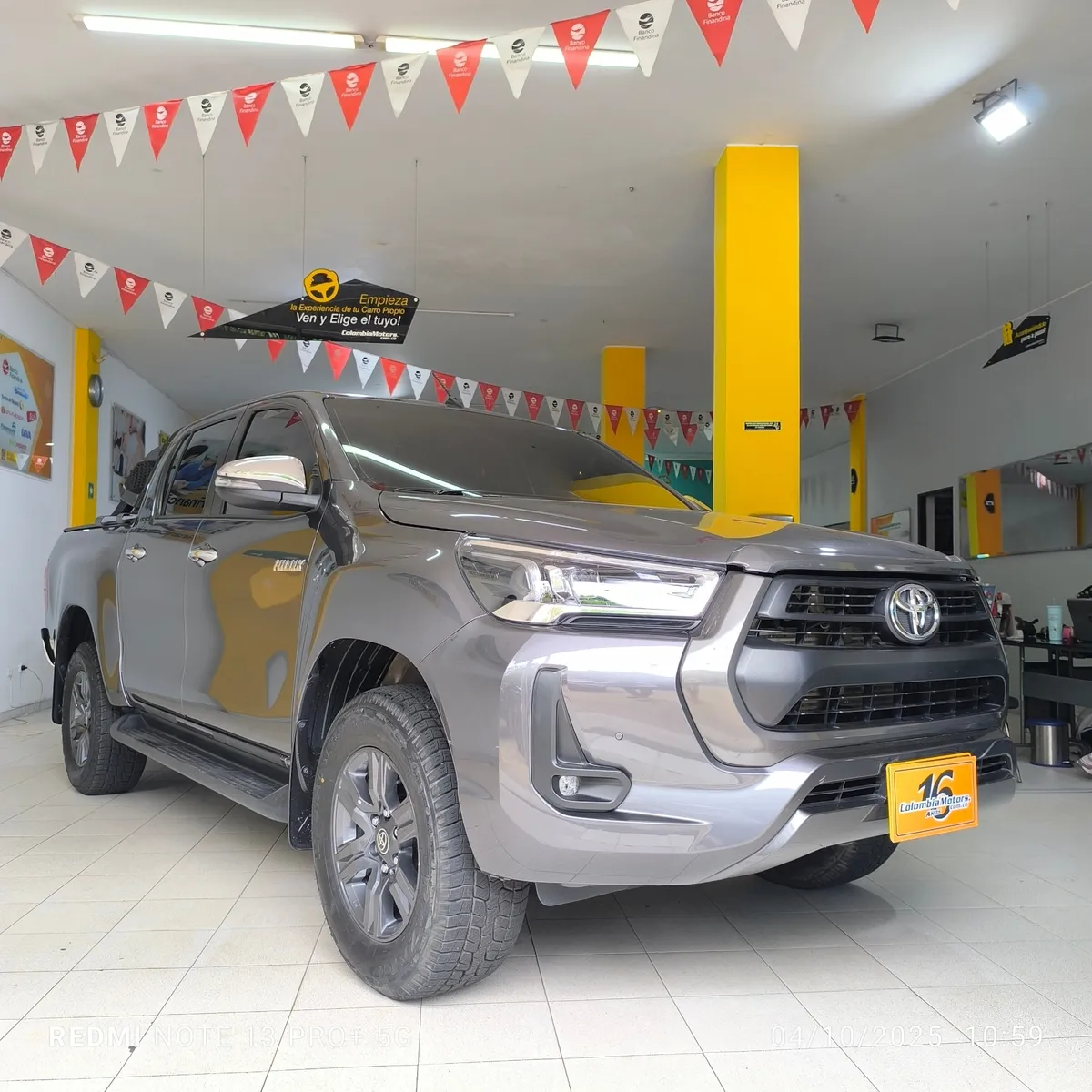 Toyota Hilux 2023 Gris Yopal