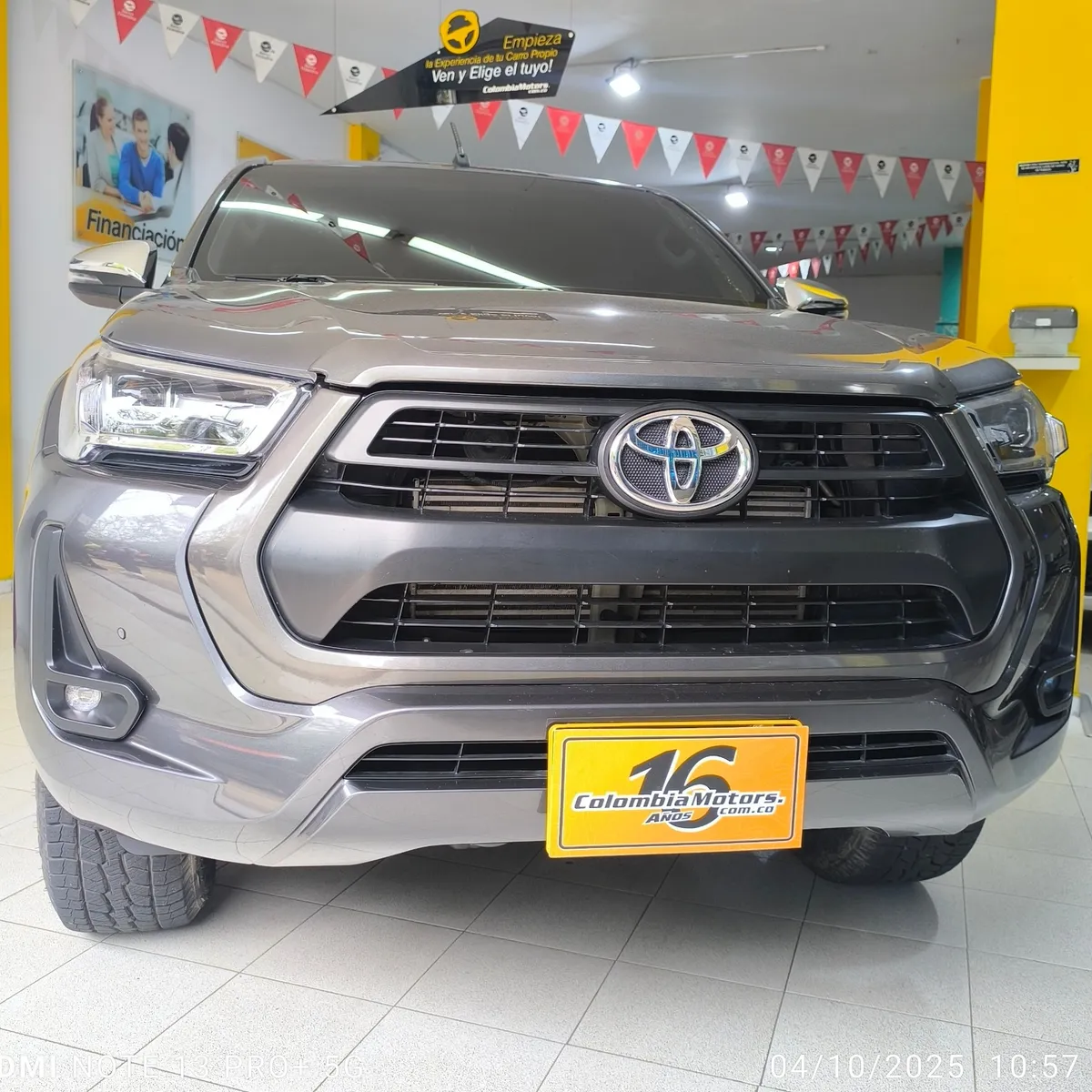 Toyota Hilux 2023 Gris Yopal