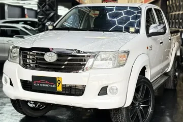 Toyota Hilux 2.700cc M/t C/a 2012