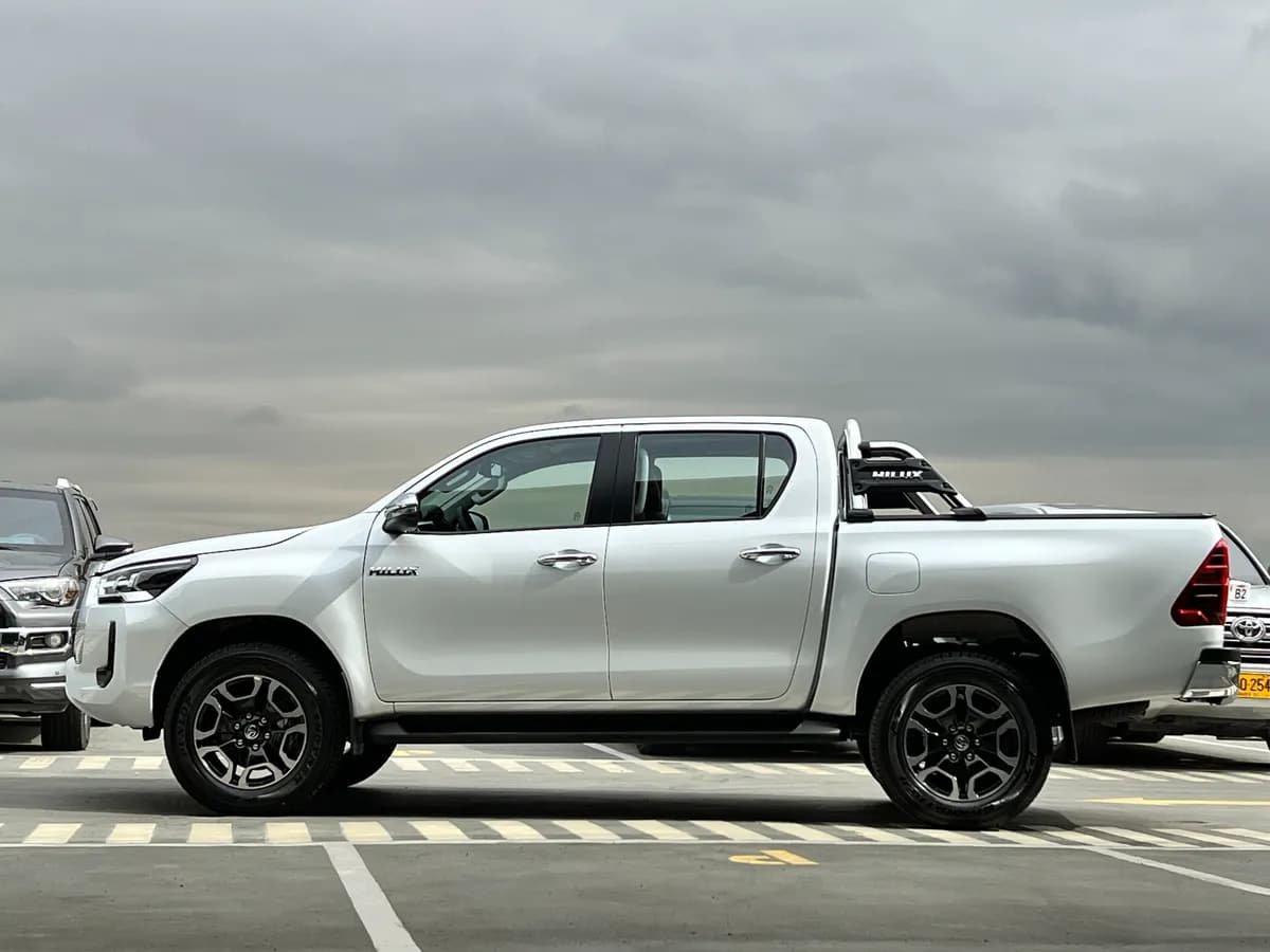Toyota Hilux 2.8 Srx Diésel 4X4 Aut 2025 Blanco