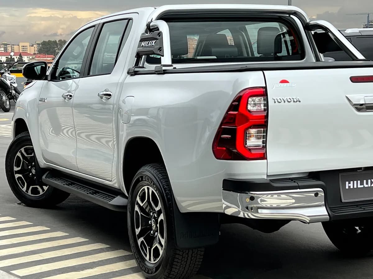 Toyota Hilux 2.8 Srx Diésel 4X4 Aut 2025 Blanco