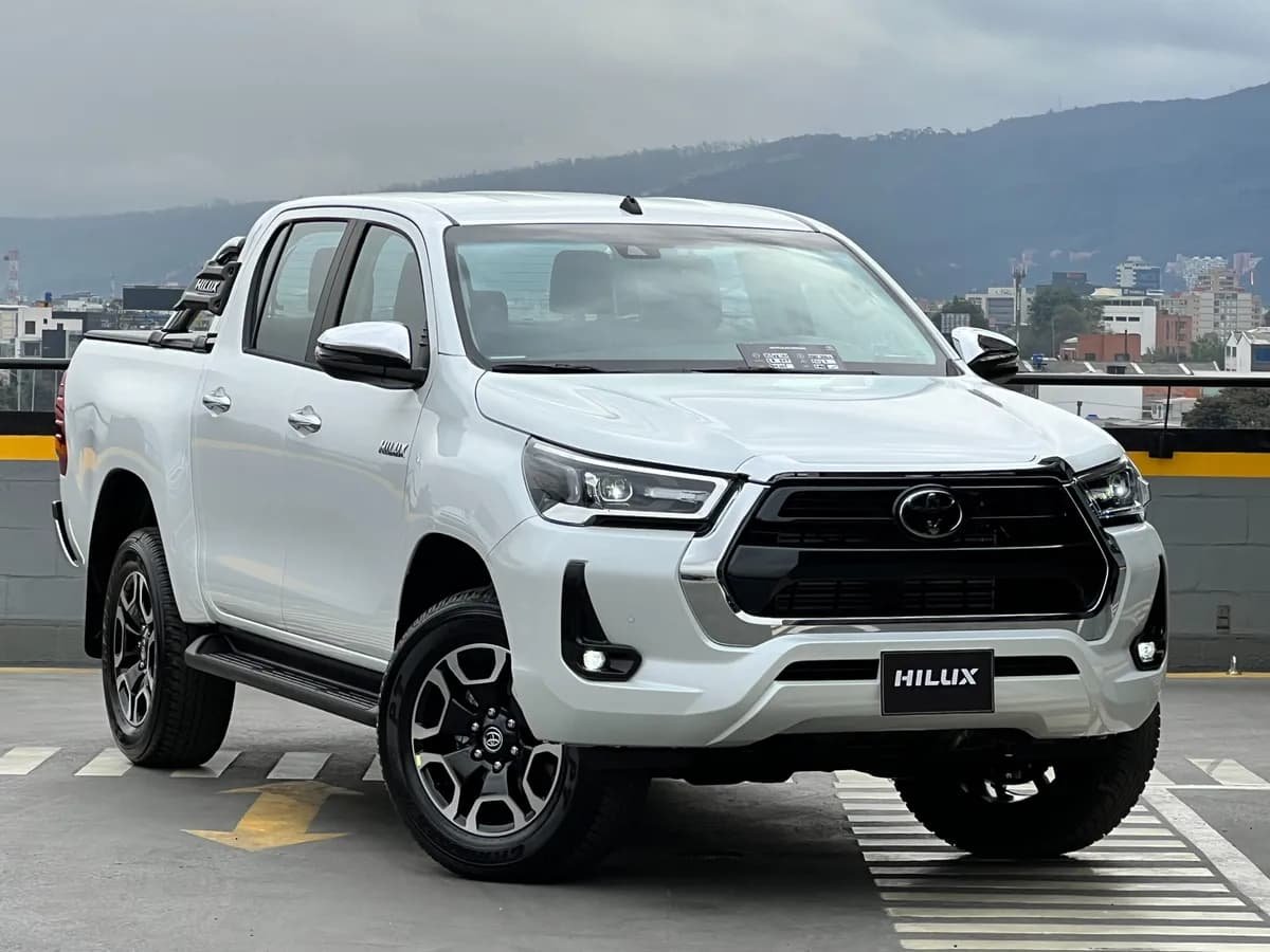 Toyota Hilux 2.8 Srx Diésel 4X4 Aut 2025 Blanco