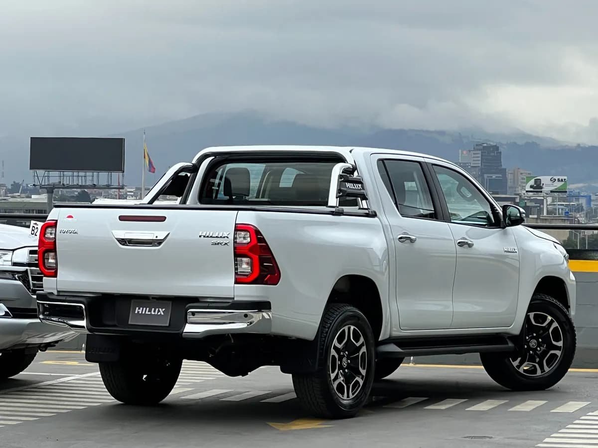 Toyota Hilux 2.8 Srx Diésel 4X4 Aut 2025 Blanco