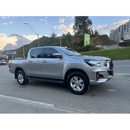 Toyota Hilux 2019 Gris Marinilla
