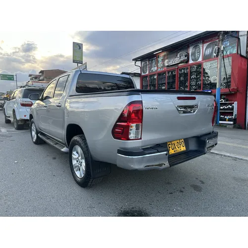 Toyota Hilux 2019 Gris Marinilla