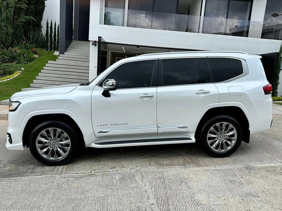 Toyota Land Cruiser 300 Diésel 2024 Blanco