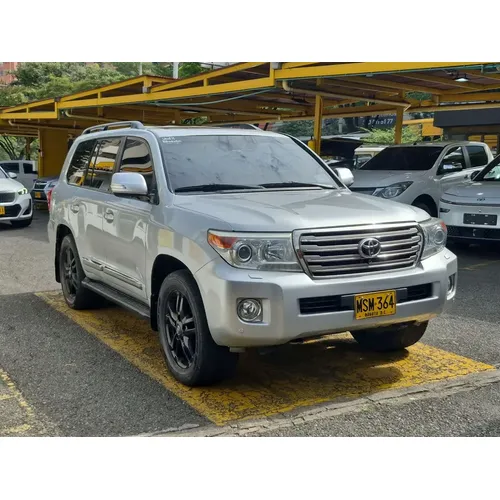 Toyota Land Cruiser 200 VX 2013 Plateado Envigado