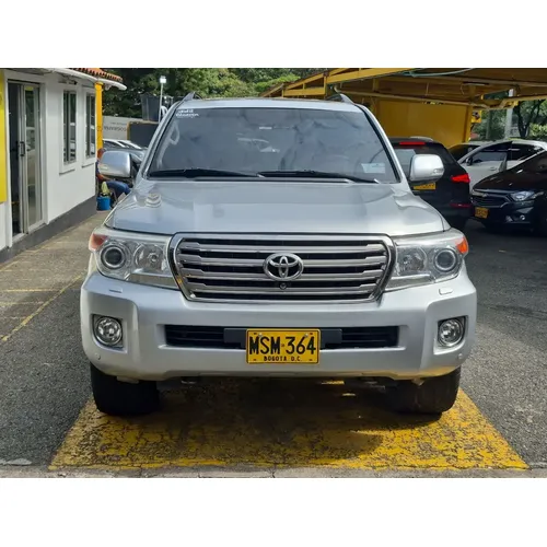 Toyota Land Cruiser 200 VX 2013 Plateado Envigado