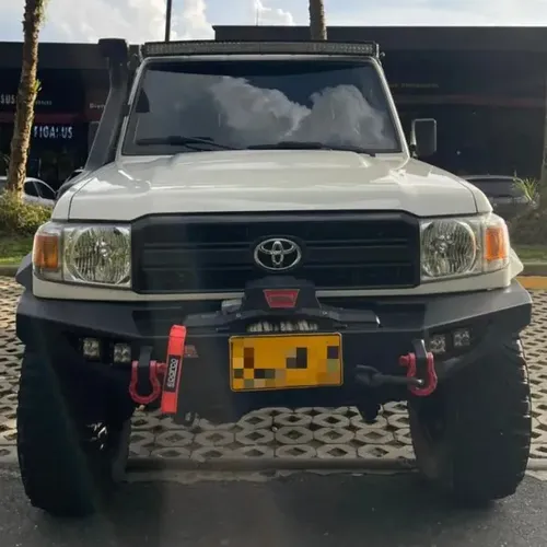 Toyota Land Cruiser 79 2019 Blanco Medellín