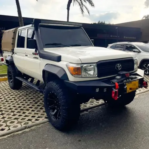 Toyota Land Cruiser 79 2019 Blanco Medellín