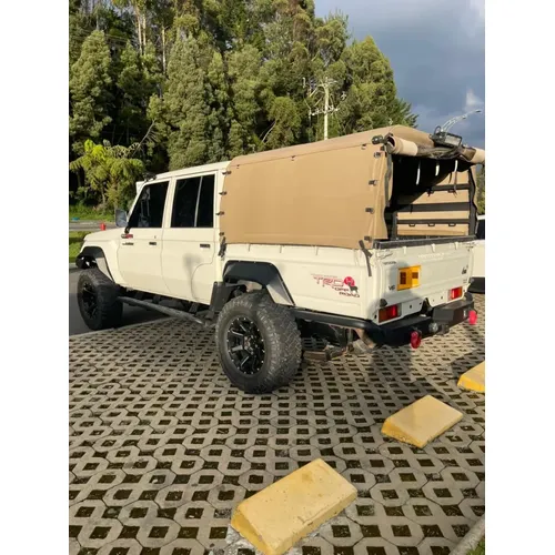 Toyota Land Cruiser 79 2019 Blanco Medellín
