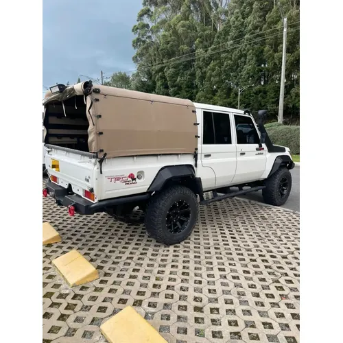 Toyota Land Cruiser 79 2019 Blanco Medellín