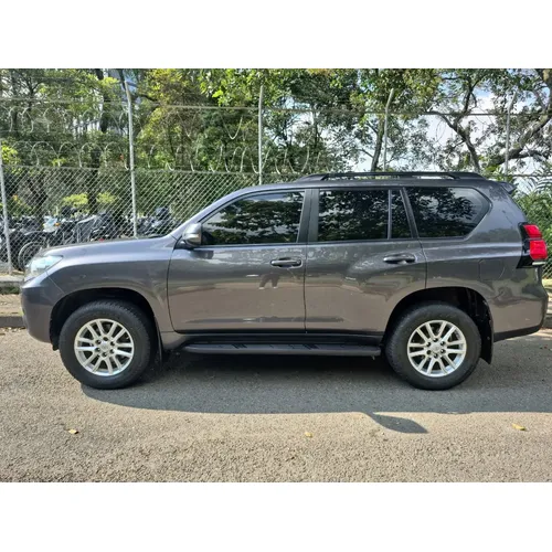 Toyota Land Cruiser Prado TX.L 2018 Gris Medellín