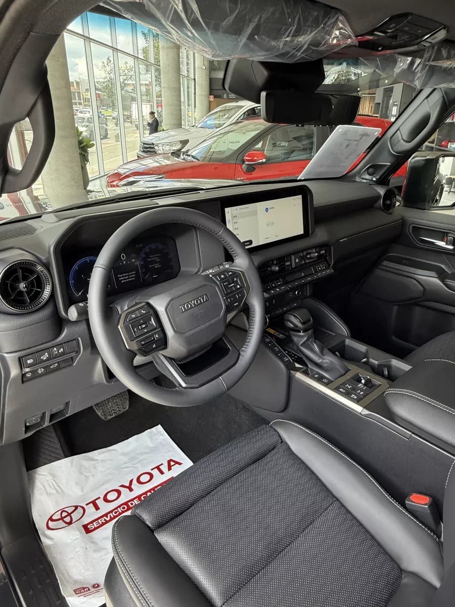 Toyota Land Cruiser Prado Versión WX Diesel 2025 Gris