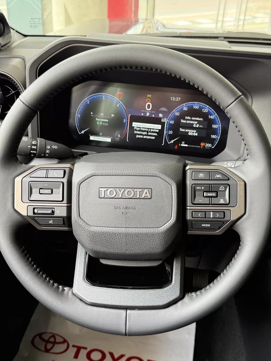 Toyota Land Cruiser Prado Versión WX Diesel 2025 Gris