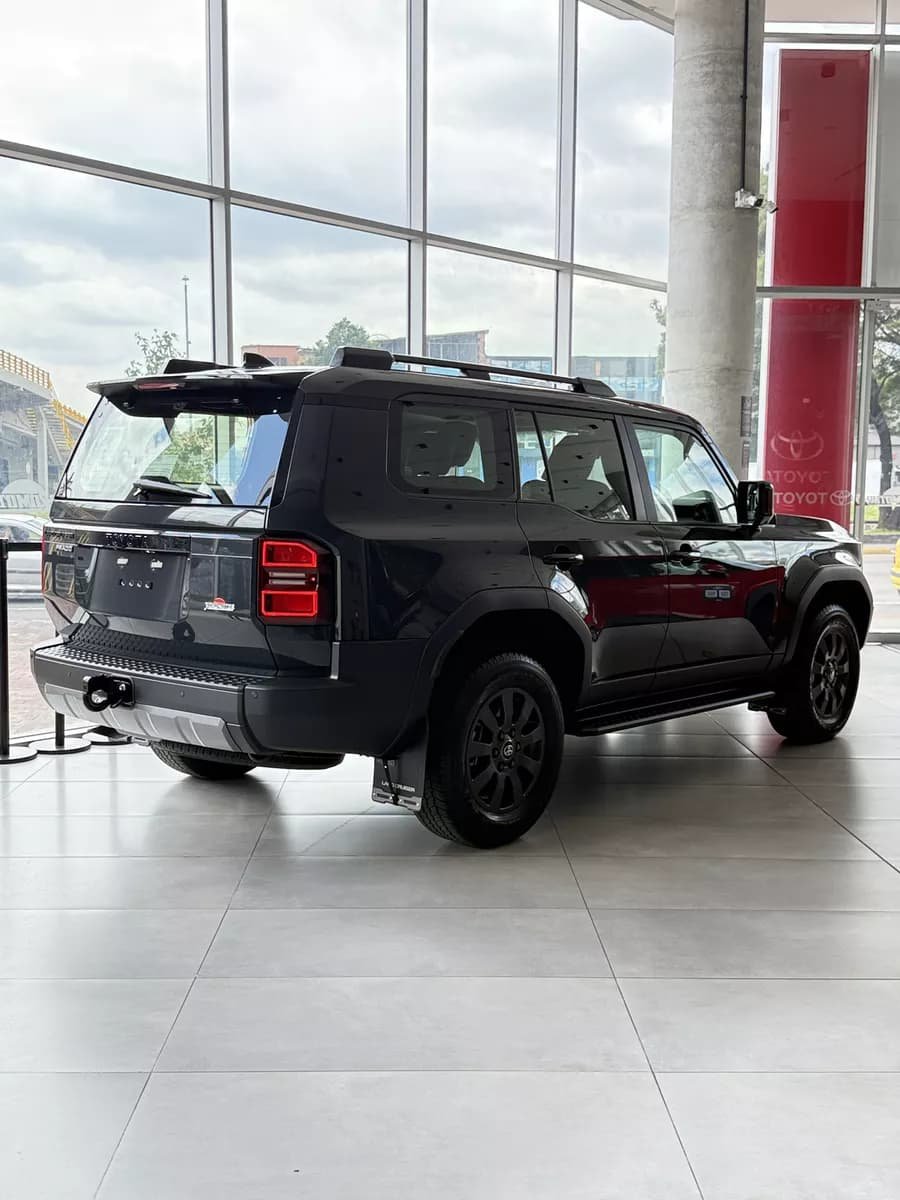 Toyota Land Cruiser Prado Versión WX Diesel 2025 Gris