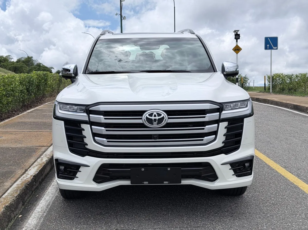 Toyota Land Cruiser 300 2024 Blanco Bucaramanga