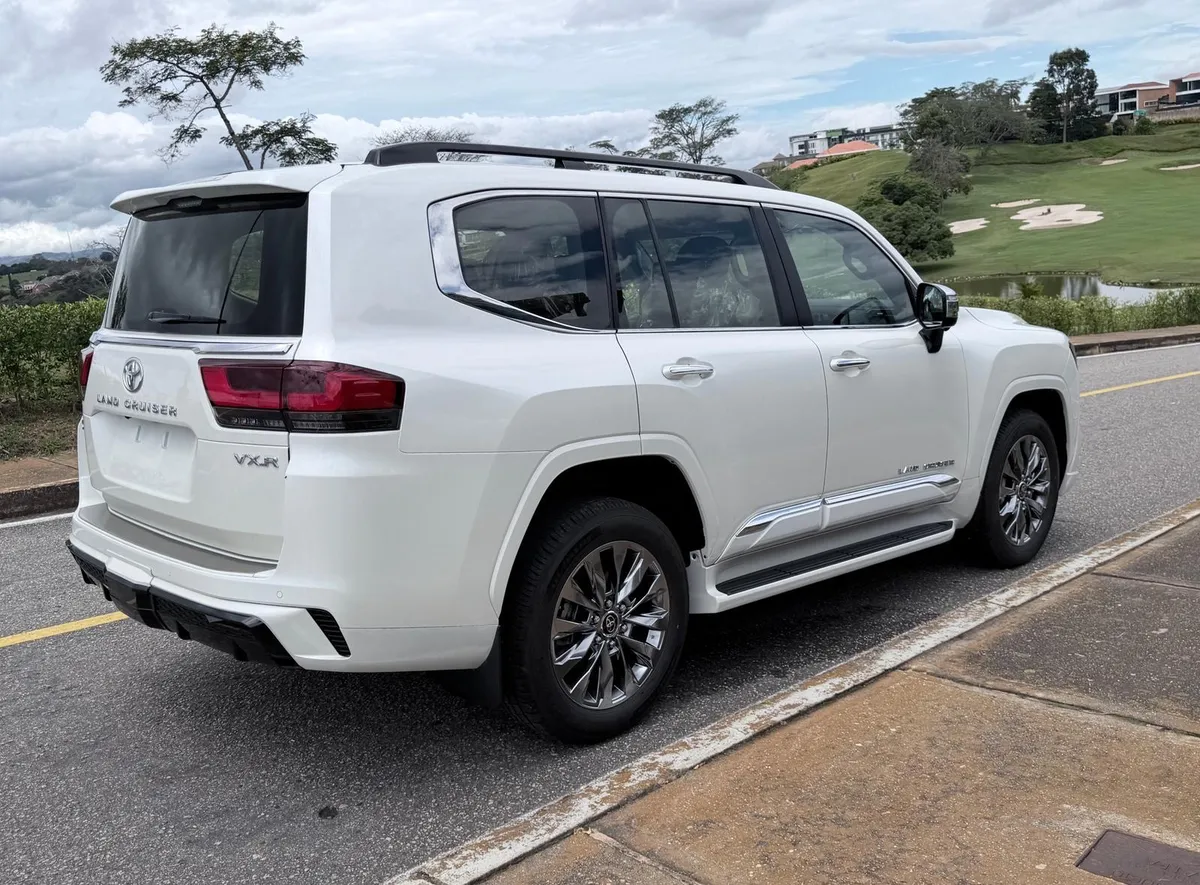 Toyota Land Cruiser 300 2024 Blanco Bucaramanga