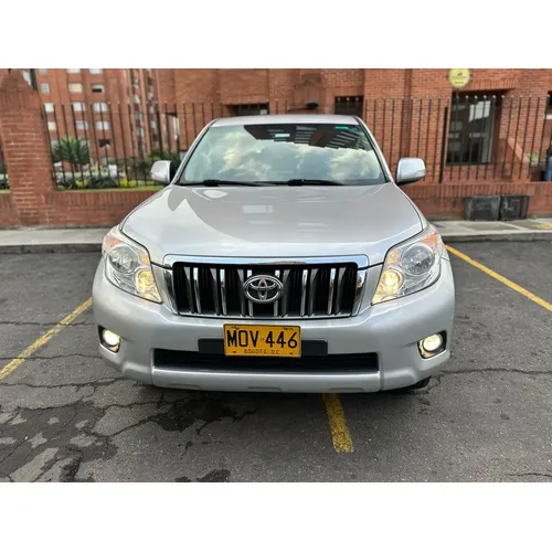 Toyota Land Cruiser Prado TX 2010 Plateado Bogotá