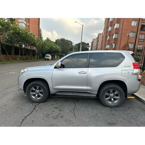 Toyota Land Cruiser Prado TX 2010 Plateado Bogotá