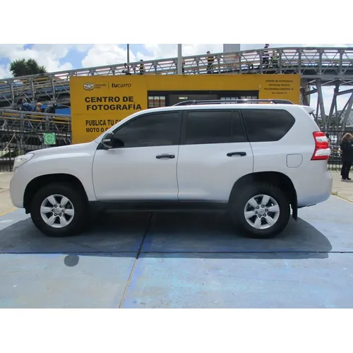 Toyota Land Cruiser Prado TX 2014 Plateado Bogotá