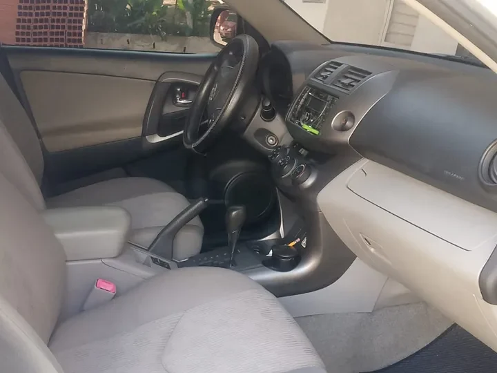 Toyota RAV4 2.4 Life 4x4 Plata4