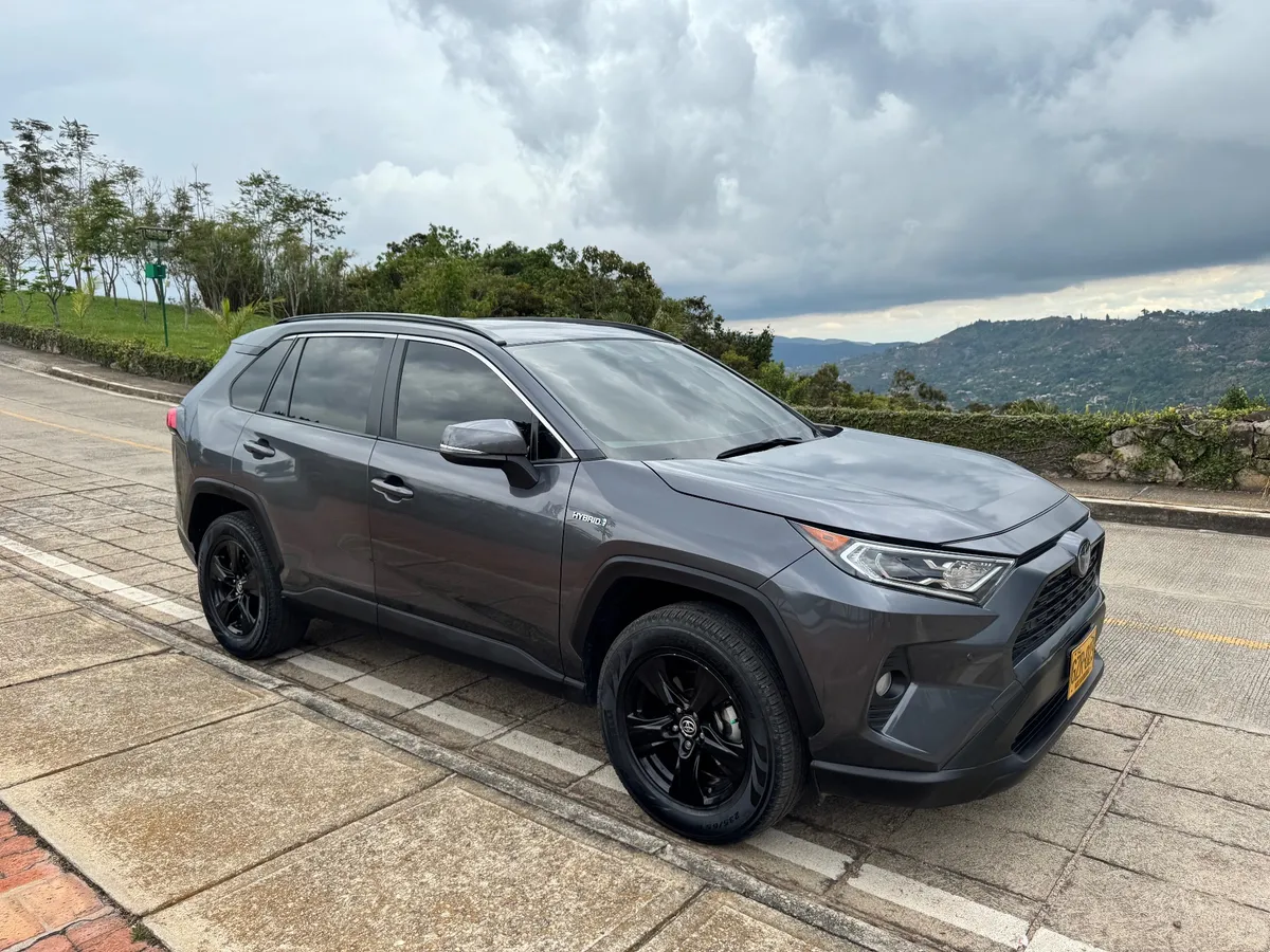 Toyota RAV4 2021 Gris Floridablanca