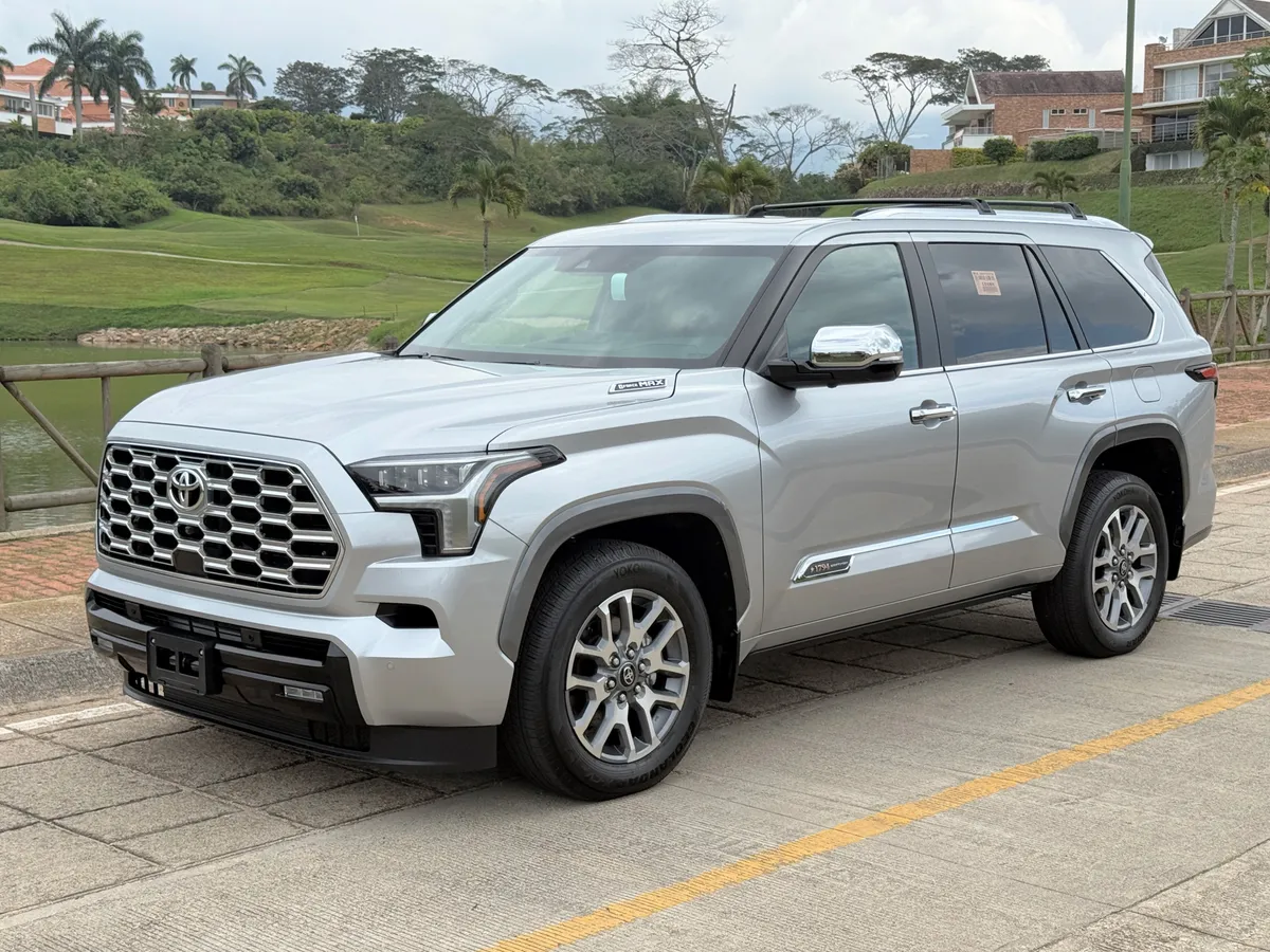 Toyota Sequoia 2026 Plateado Bucaramanga