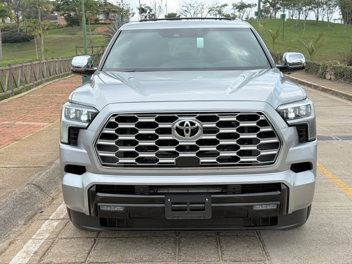 Toyota Sequoia 2026 Plateado Bucaramanga