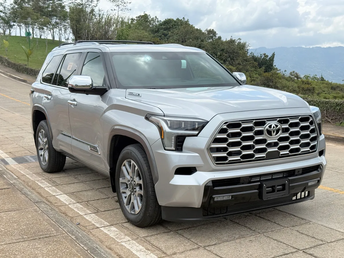 Toyota Sequoia 2026 Plateado Bucaramanga